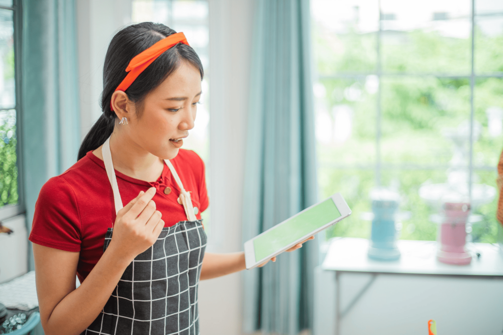 How to Extend Maid Work Permit